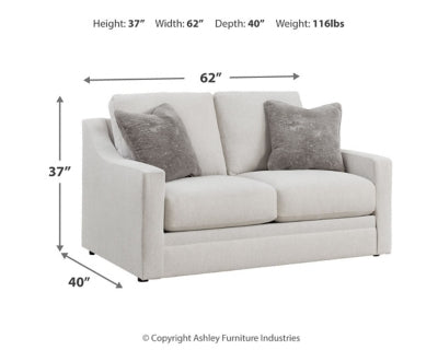 Maitelynn Loveseat