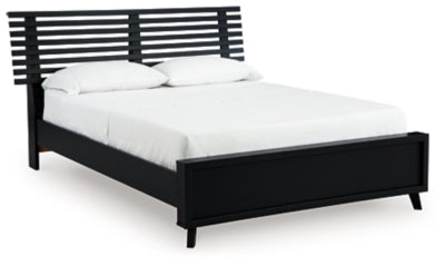 Danziar Full Slat Panel Bed